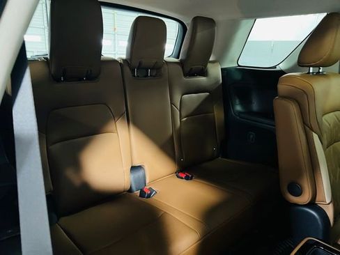 New 2026 Nissan Pathfinder Platinum FWD image 38