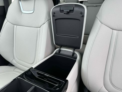 New 2025 Hyundai Tucson Limited image 18