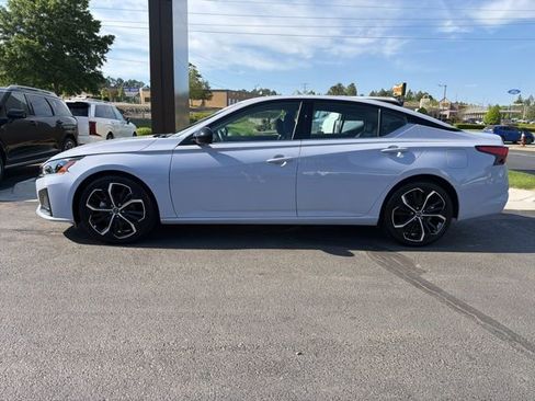 Used 2025 Nissan Altima 2.5 SR image 4