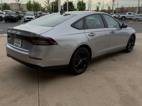 Used 2025 Honda Accord SE image 5