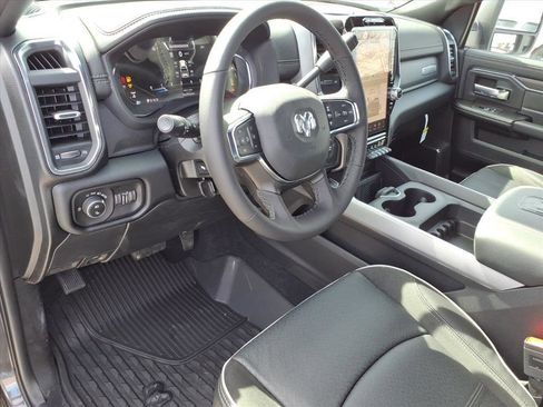 New 2026 RAM 2500 Laramie AWD/4WD image 4