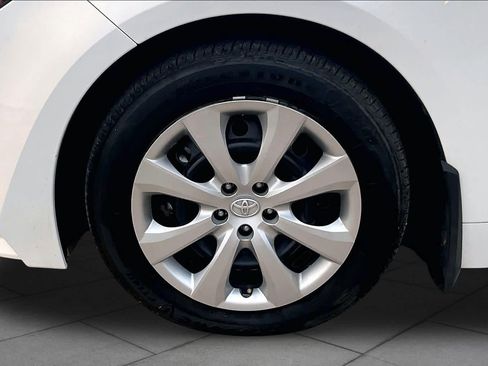 Used 2026 Toyota Corolla LE FWD image 11
