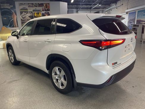 Used 2023 Toyota Highlander L image 5