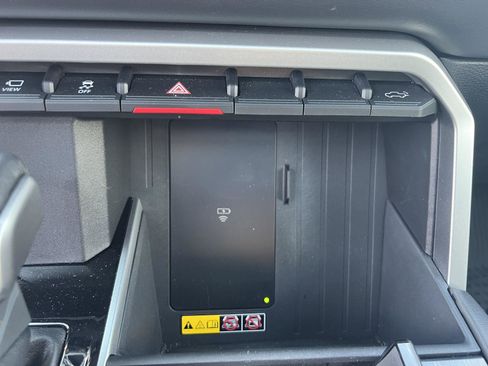 Used 2025 Toyota Tundra Platinum image 22