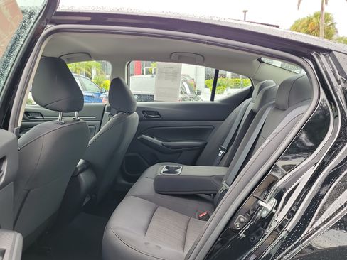 Certified 2025 Nissan Altima 2.5 S FWD image 11