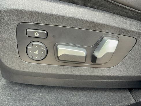 Used 2024 BMW X5 sDrive40i w/ M Sport Package RWD image 16