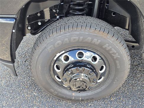 New 2026 RAM 3500 Big Horn AWD/4WD image 36