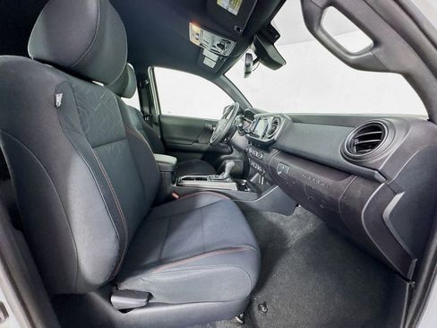Used 2018 Toyota Tacoma TRD Off-Road image 27