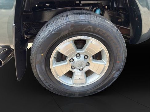 Used 2011 Toyota Tacoma 4x4 Double Cab image 23