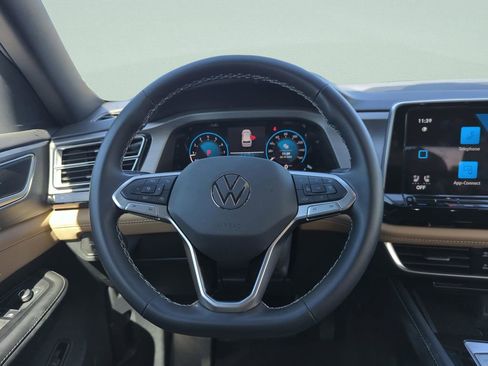 Used 2024 Volkswagen Atlas Cross Sport SE image 26