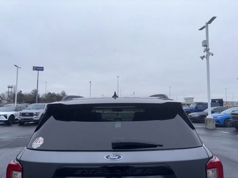 Used 2021 Ford Explorer ST w/ Equipment Group 401A image 7