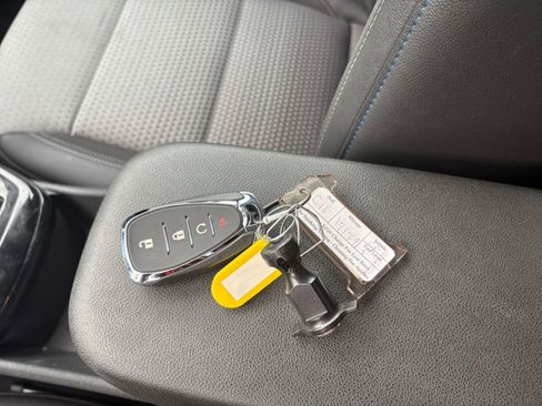 Used 2025 Chevrolet Trax LT image 22