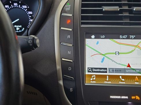 Used 2019 Lincoln MKC Reserve w/ MKC Climate Package FWD image 15
