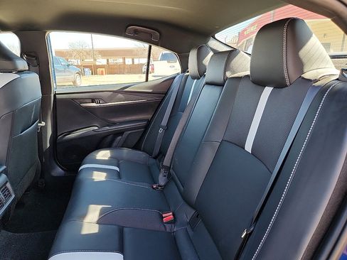 Used 2025 Toyota Camry SE image 5