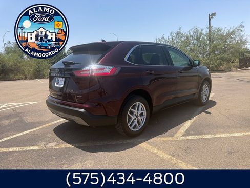 Used 2024 Ford Edge SEL AWD/4WD image 5