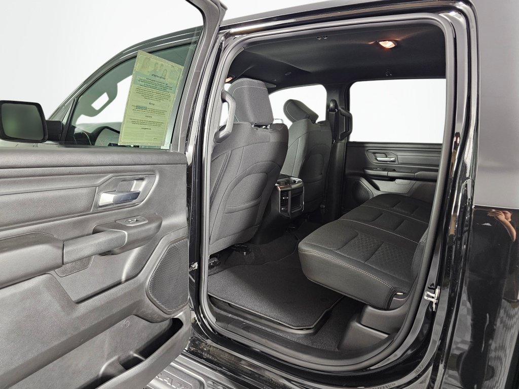 New 2026 RAM 1500 Express AWD/4WD image 33