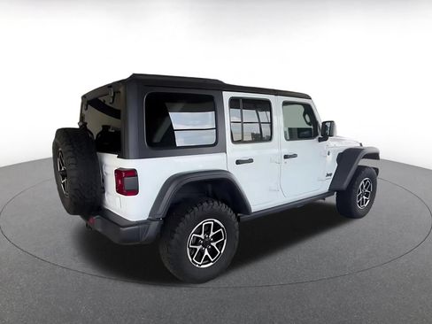 Used 2025 Jeep Wrangler Unlimited Rubicon AWD/4WD image 12