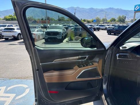 Used 2021 Kia Telluride SX w/ SX Prestige Package AWD/4WD image 10