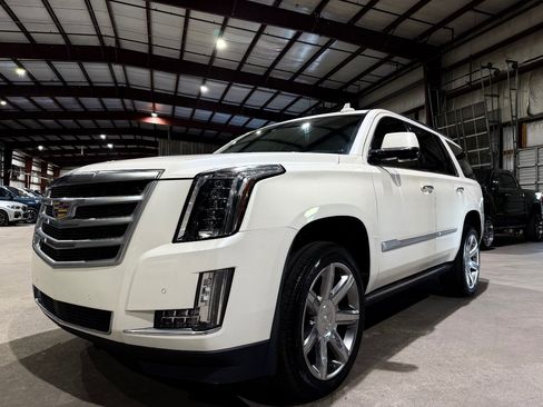 Used 2015 Cadillac Escalade Premium RWD image 9