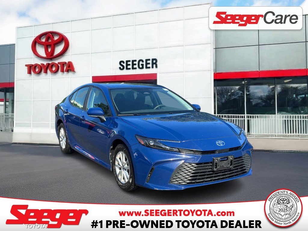 Certified 2025 Toyota Camry LE FWD image 1
