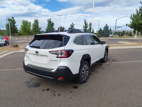 Certified 2025 Subaru Outback AWD/4WD image 3