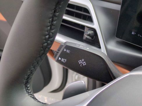 New 2025 BMW 330i xDrive Sedan w/ Premium Package image 28