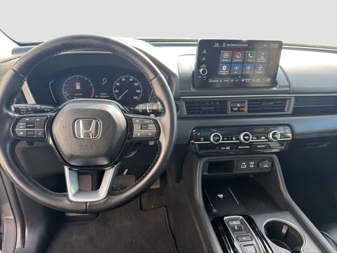 Used 2023 Honda Pilot Touring image 14