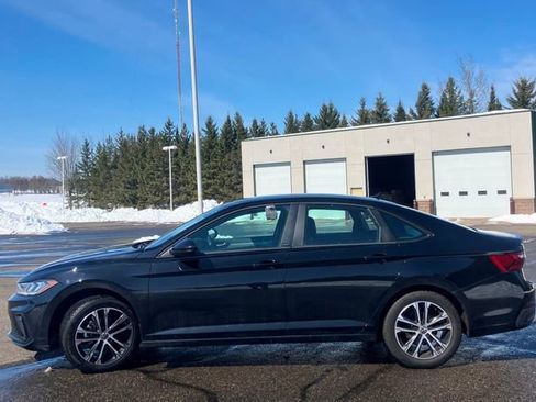 Used 2025 Volkswagen Jetta Sport image 20