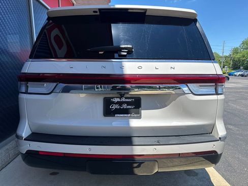 Used 2023 Lincoln Navigator Reserve AWD/4WD image 10
