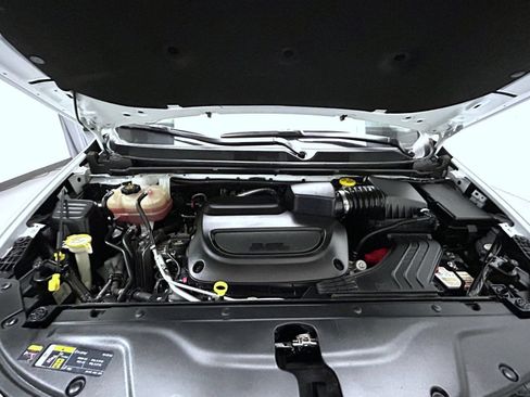 Used 2022 Chrysler Pacifica Touring-L FWD image 23