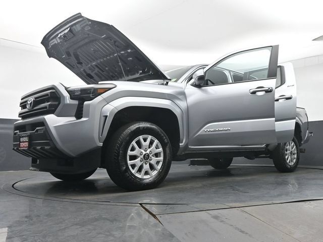 Certified 2026 Toyota Tacoma SR5 AWD/4WD image 47