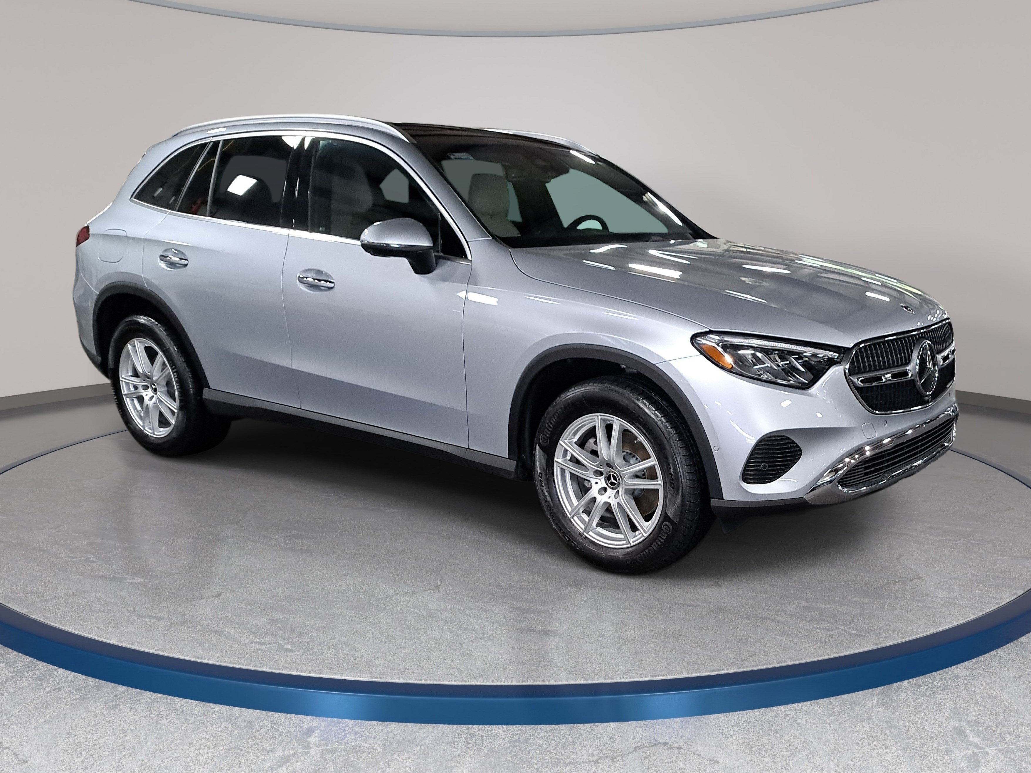 Used 2026 Mercedes-Benz GLC 300 image 4