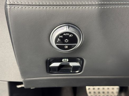 Used 2022 Mercedes-Benz SL 55 AMG 4MATIC w/ Driver Assistance Package image 19