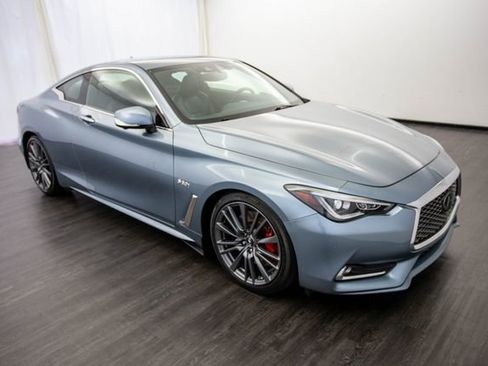 Used 2017 INFINITI Q60 Red Sport 400 image 2