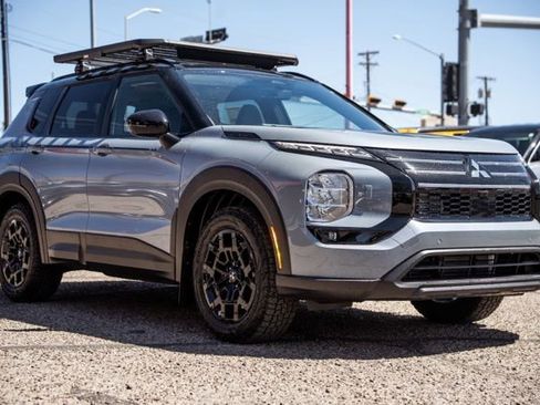New 2026 Mitsubishi Outlander AWD image 3