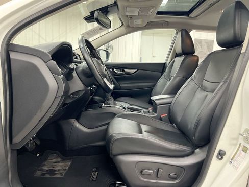 Used 2022 Nissan Rogue Sport SL w/ Premium Package image 21