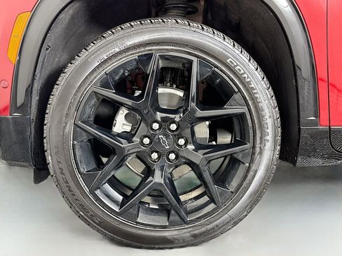 Used 2025 Chevrolet Traverse RS image 33