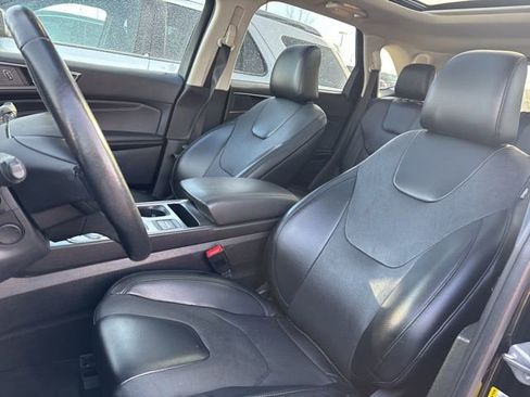 Used 2022 Ford Edge Titanium w/ Equipment Group 301A image 11