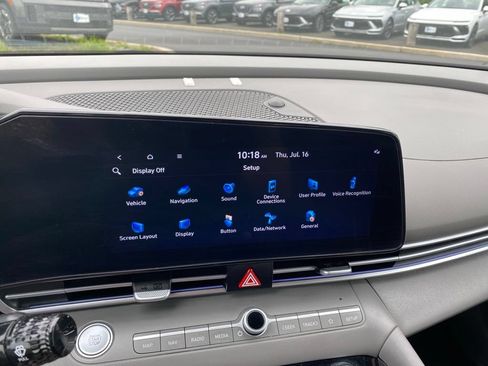 Used 2024 Hyundai Elantra SEL FWD image 17