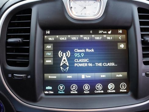 Certified 2017 Chrysler 300 Limited image 22