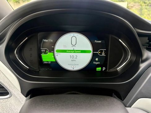 Used 2021 Chevrolet Bolt Premier w/ Infotainment Package FWD image 30
