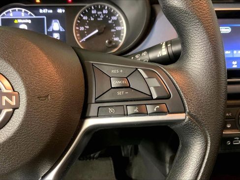 Used 2025 Nissan Versa SV FWD image 19