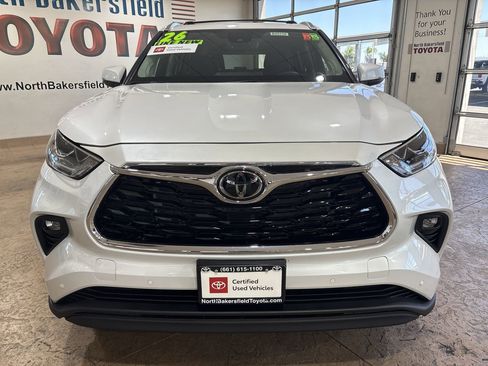 Certified 2026 Toyota Highlander Limited AWD/4WD image 5