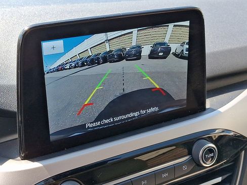 Certified 2022 Ford Escape SE w/ SE Sport Appearance Package image 17