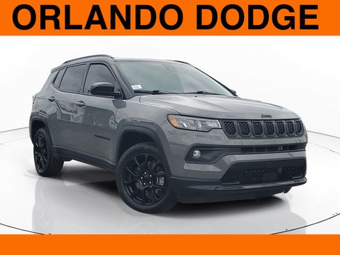 Used 2023 Jeep Compass Altitude image 1