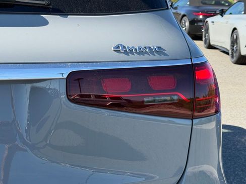 New 2026 Mercedes-Benz GLS 580 4MATIC image 11