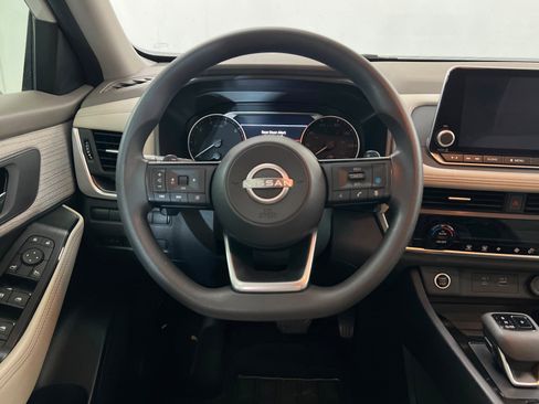 Used 2023 Nissan Rogue SV AWD/4WD image 13
