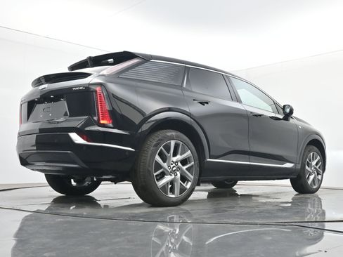 New 2026 Cadillac Optiq Luxury 2 AWD/4WD image 19