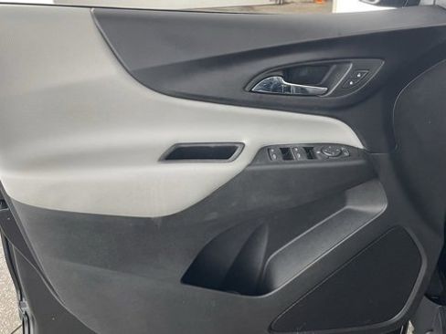 Used 2020 Chevrolet Equinox LS w/ LS Convenience Package image 34