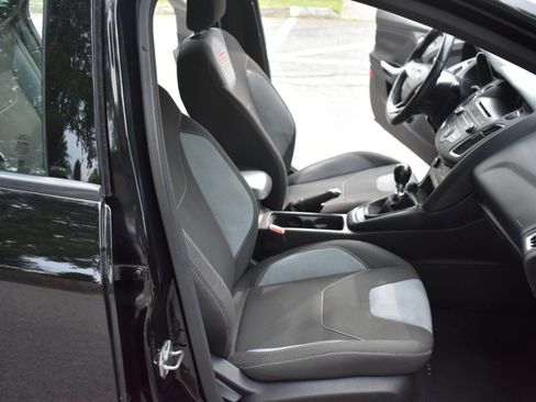 Used 2016 Ford Focus ST FWD image 18